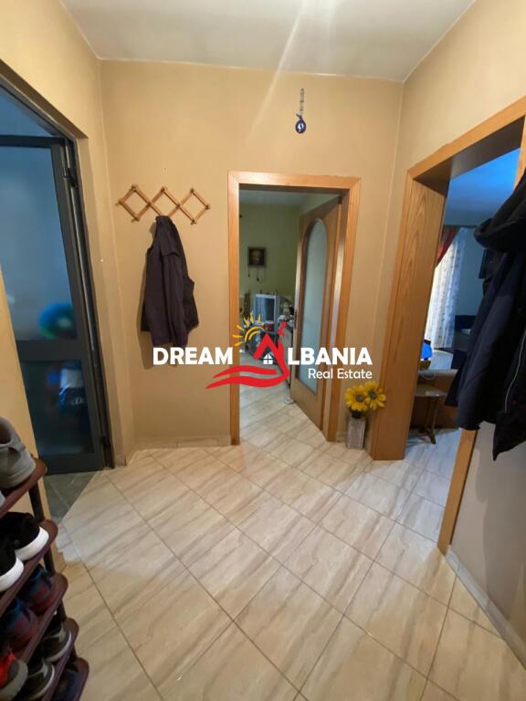 Appartamento 2+1 in vendita a 21 Dhjetori vicino al Quartiere Nr.2 a Tirana (ID 41211402)