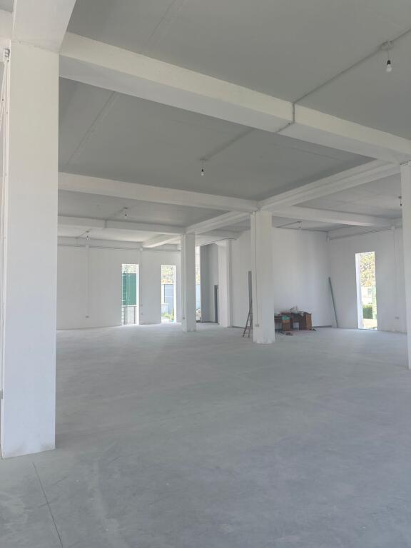 Industrial property for rent in Prush