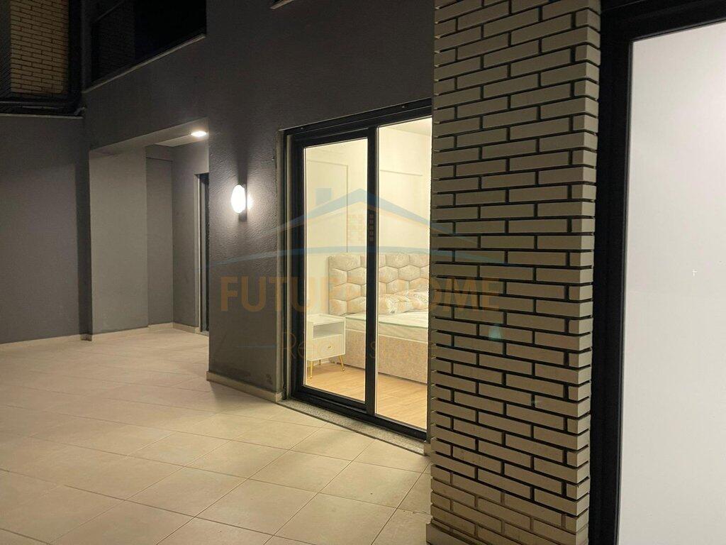 Rent, Apartment 1+1+Veranda, Unaza e Re.