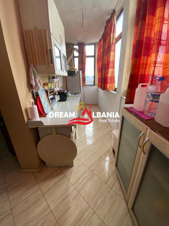 Appartamento 2+1 in vendita a 21 Dhjetori vicino al Quartiere Nr.2 a Tirana (ID 41211402)