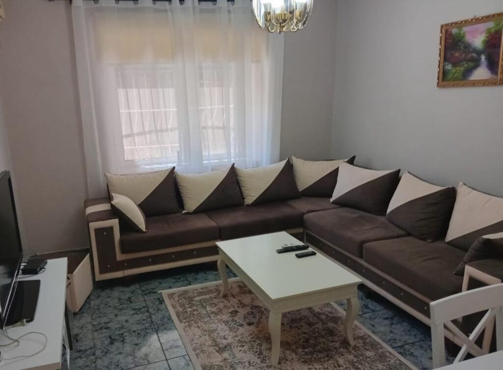 APARTAMENT ME QERA 2+1 PAZARI I RI 700 EURO