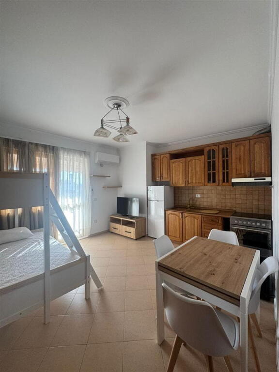 Garsoniere Me Qera Tek Brryli (ID BG140) Tirane.