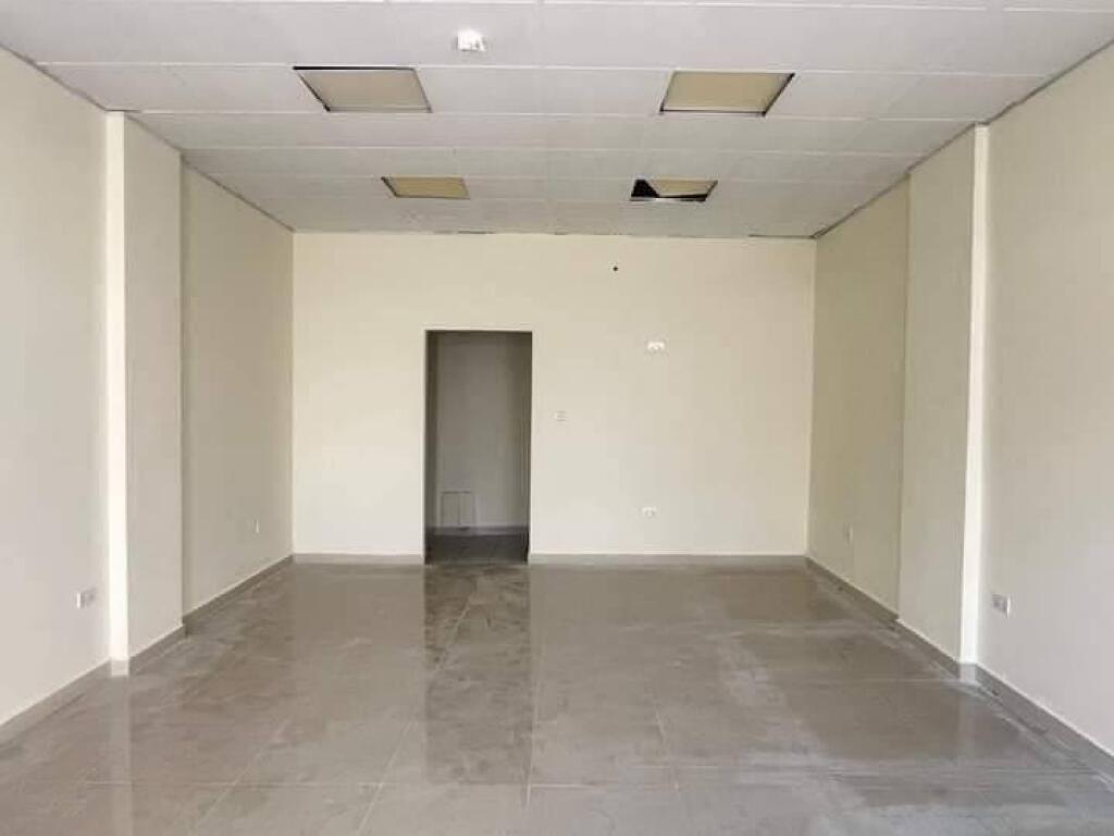 Dyqan Me Qera Tek Bulevardi Bajram Curri (ID BD21586) Tirane.