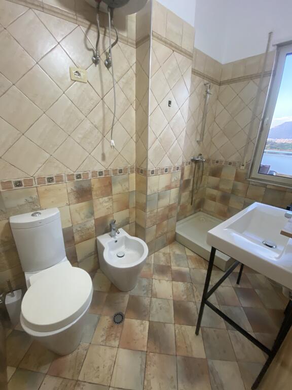 2+1, furnished attic, with parking, 800 euros, dry lake