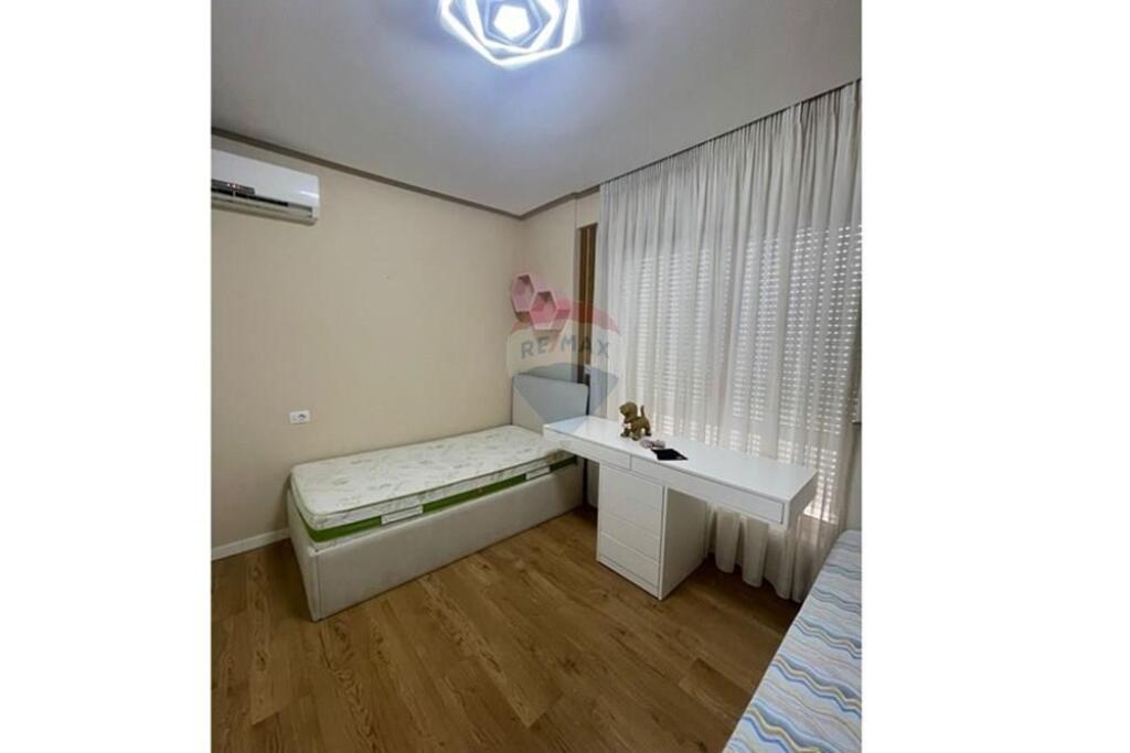 Apartment 2+1+2, Complex Contact 21 December