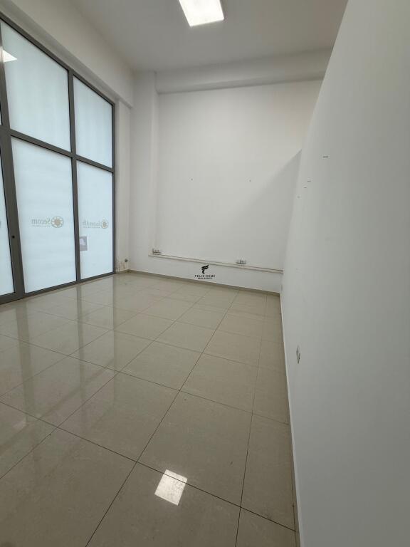 ZYRE ME QERA 110 M2 KOMUNA E PARISIT 1500 EURO