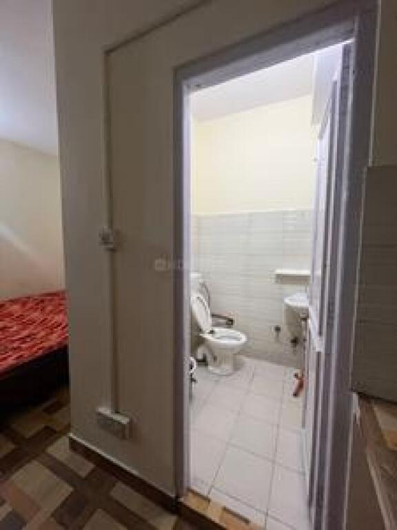 Disponojme 2 Gazoniere me Qera ne ASTIR