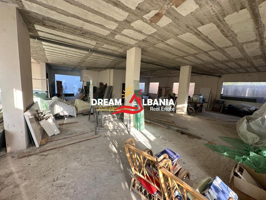 Warehouse for sale on Dibra Street near Tower Bridge in Tirana (ID 4181096)
