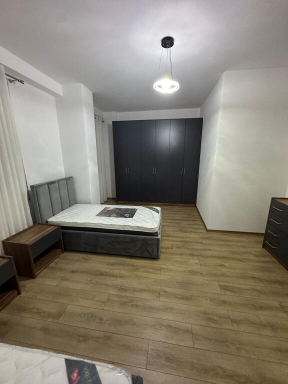 Apartament me qera 2+1+2+post parkimi