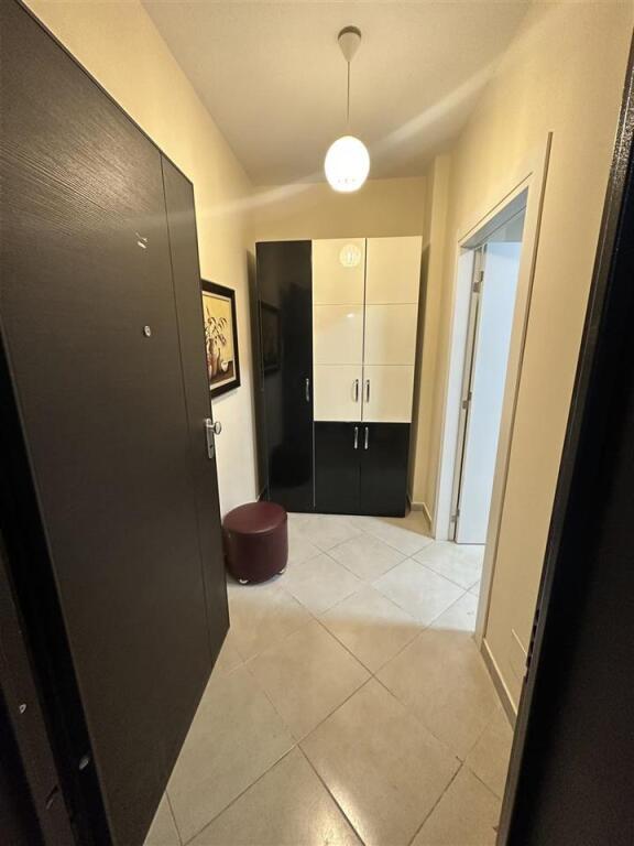 Ofrohet me qira apartament (2+1) Kodra e Diellit