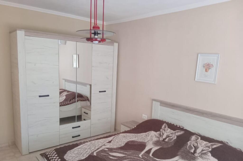 APARTAMENT ME QERA 2+1 PAZARI I RI 700 EURO