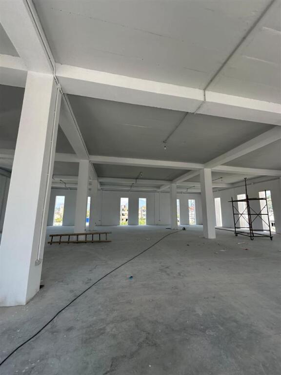 Industrial property for rent in Prush