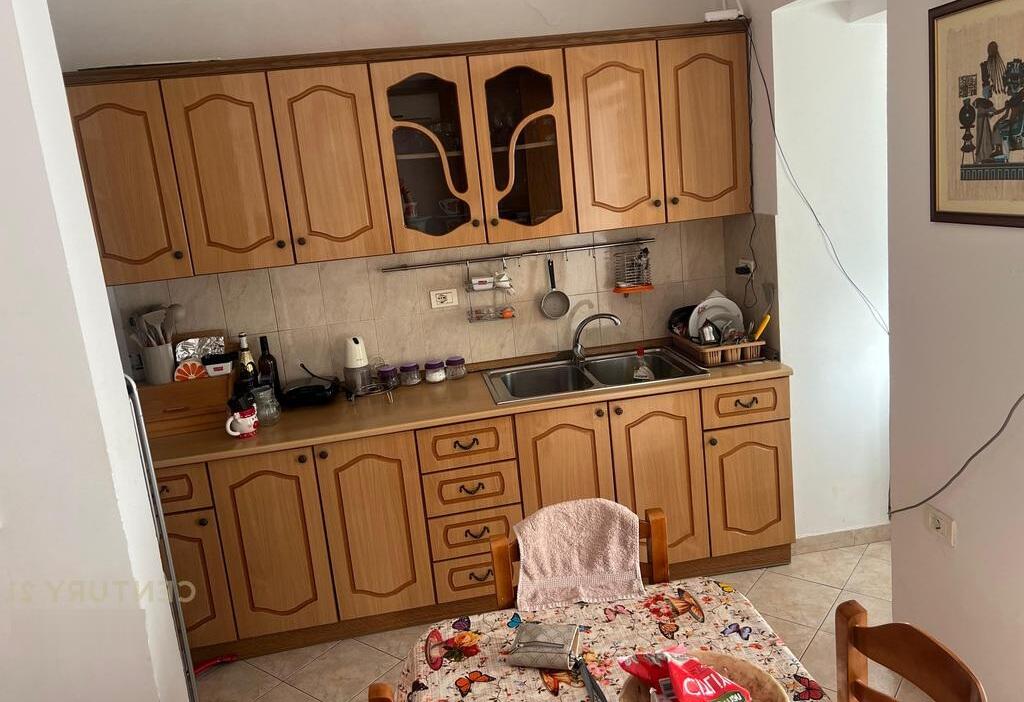 Appartamento in affitto vicino al Ristorante Durres, Medrese