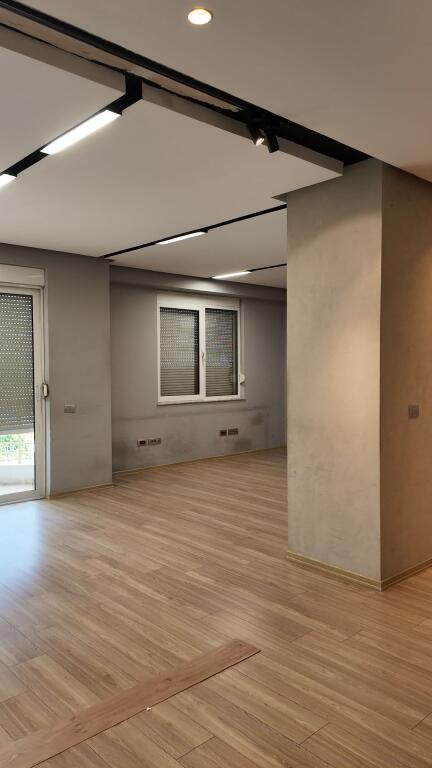 Office for rent in Bllok