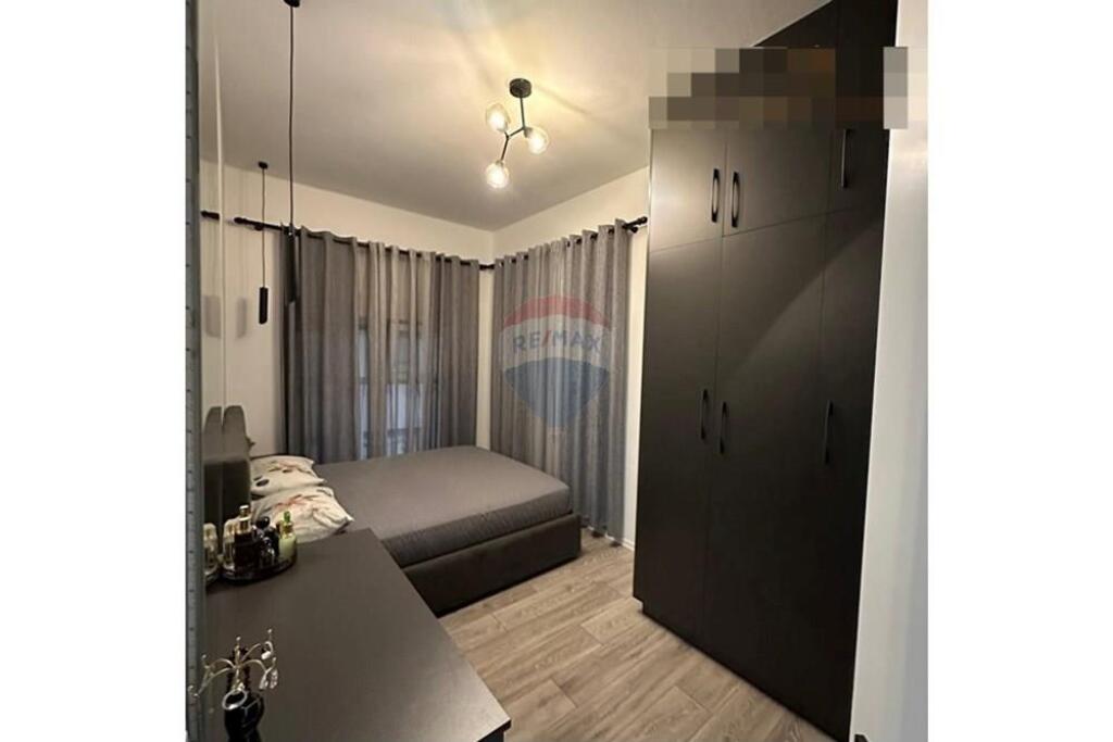 Apartament - Për Shitje - Kompleksi Mangalem, Ali Demi, Tiranë