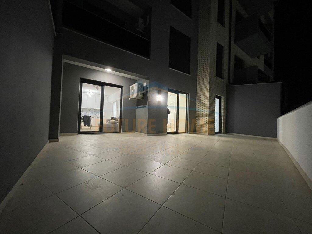 Rent, Apartment 1+1+Veranda, Unaza e Re.