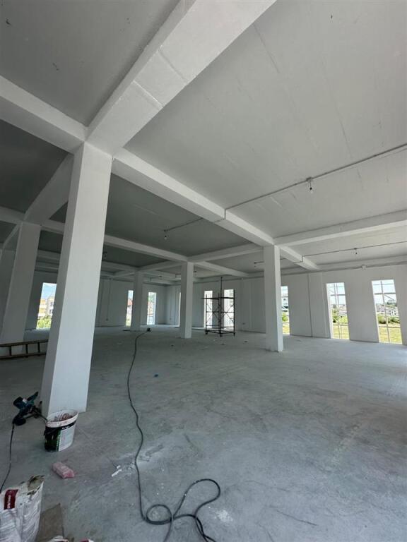 Industrial property for rent in Prush