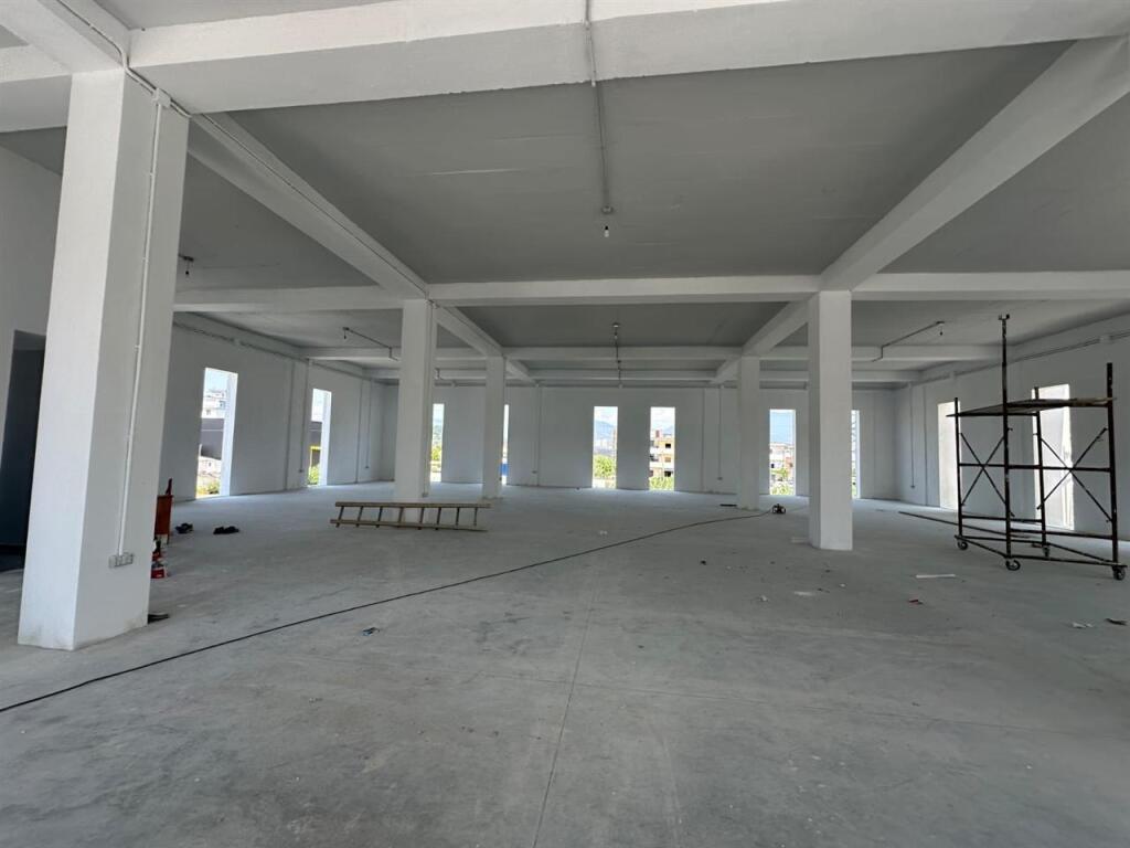 Industrial property for rent in Prush