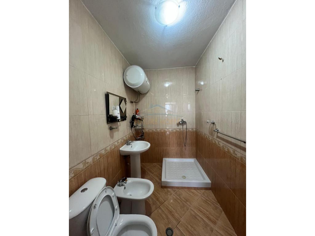 Affitto, Appartamento 2+1, Palazzo con Freccia, Tirana