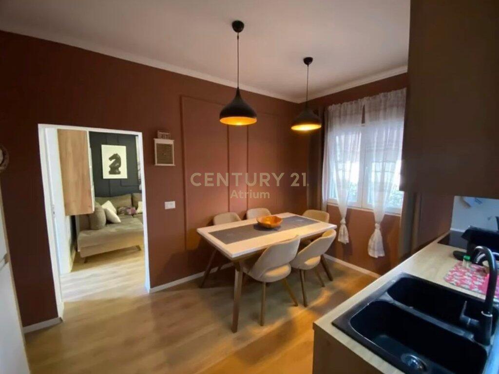 JAPIM ME QIRA APARTAMENT 2+1+2 PRANE MATERNITETIT TE RI !