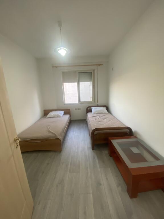2+1,furnished with parking price 700 euros negotiable, dry lake