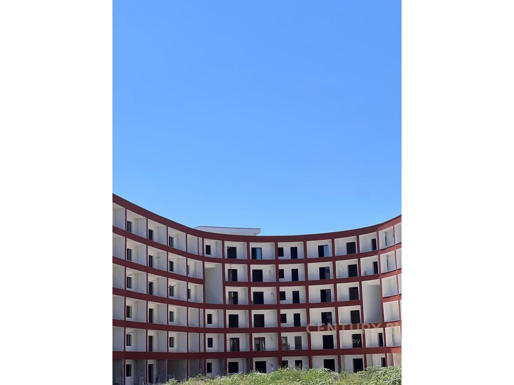 VENDESI APPARTAMENTO 1+1 CON CORTILE NEL RESIDENCE EON, GOLEM!
