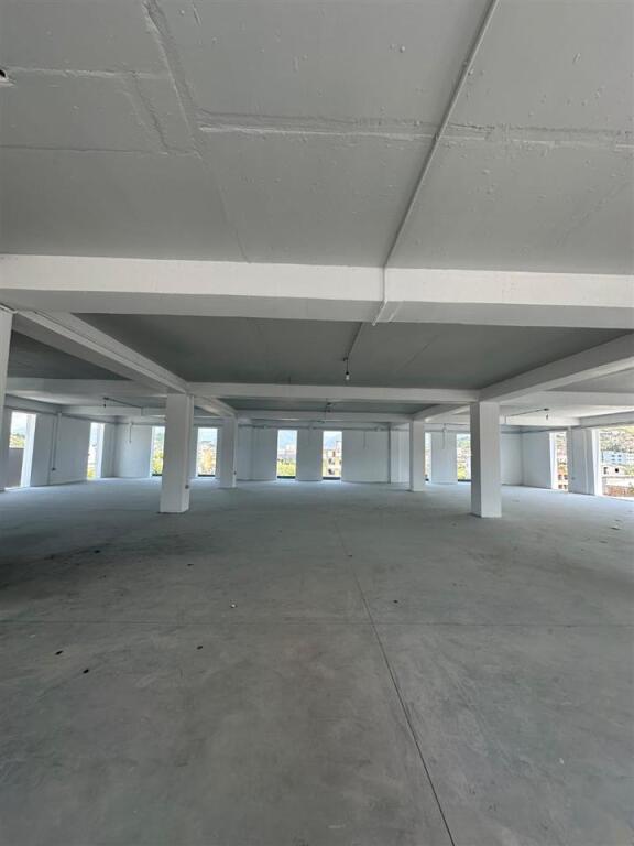 Industrial property for rent in Prush