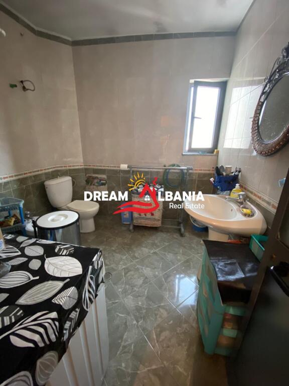 Appartamento 2+1 in vendita a 21 Dhjetori vicino al Quartiere Nr.2 a Tirana (ID 41211402)