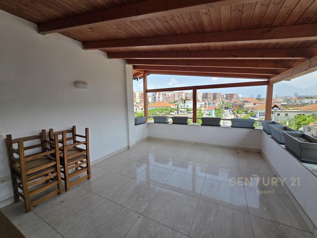 4-Storey Villa for rent in the Misto Mames area!!