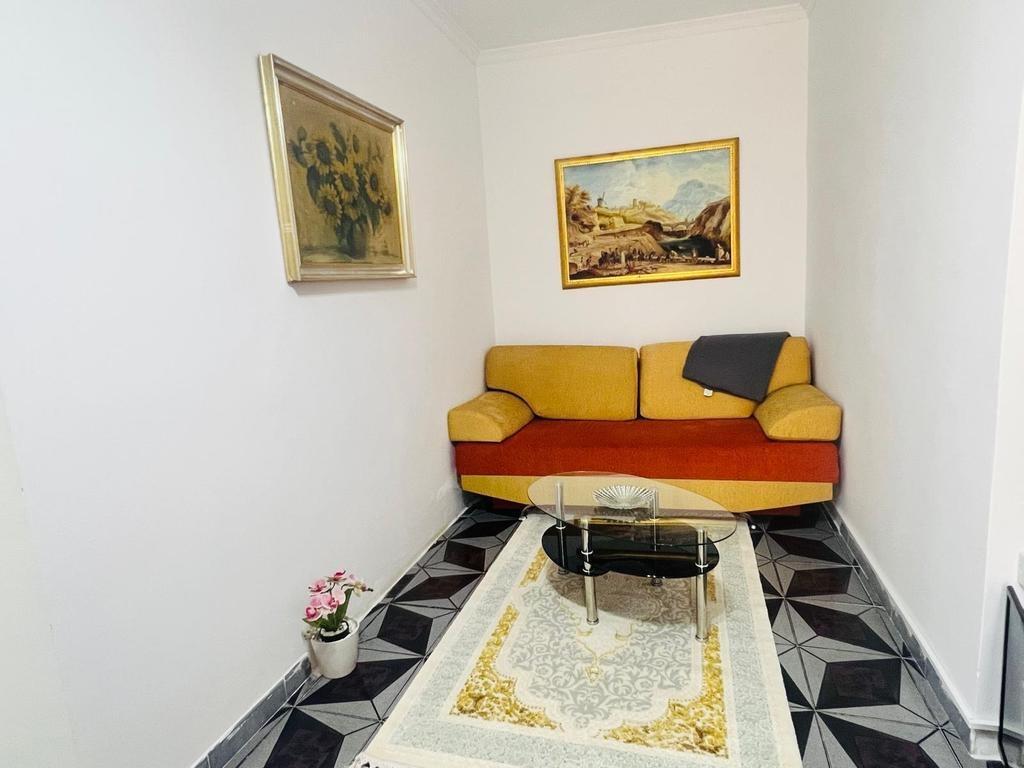 Affittasi appartamento 1+1, primo piano – Ali Demi 400 € /Mese