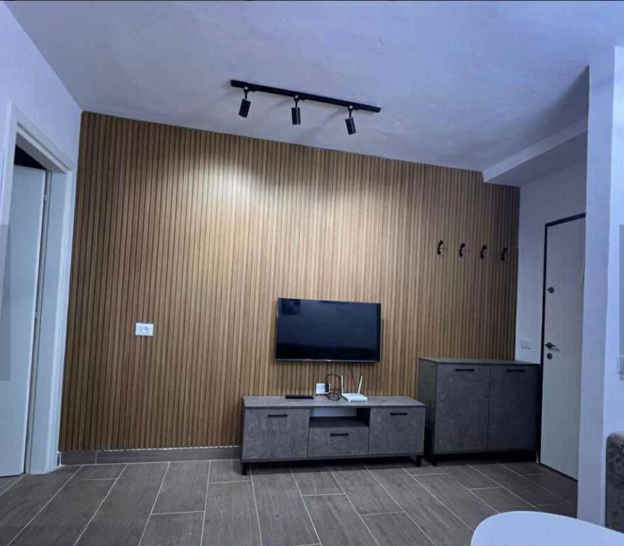 FOR RENT 1+1 APARTMENT NEAR MARLIN BARLETI 500 EURO