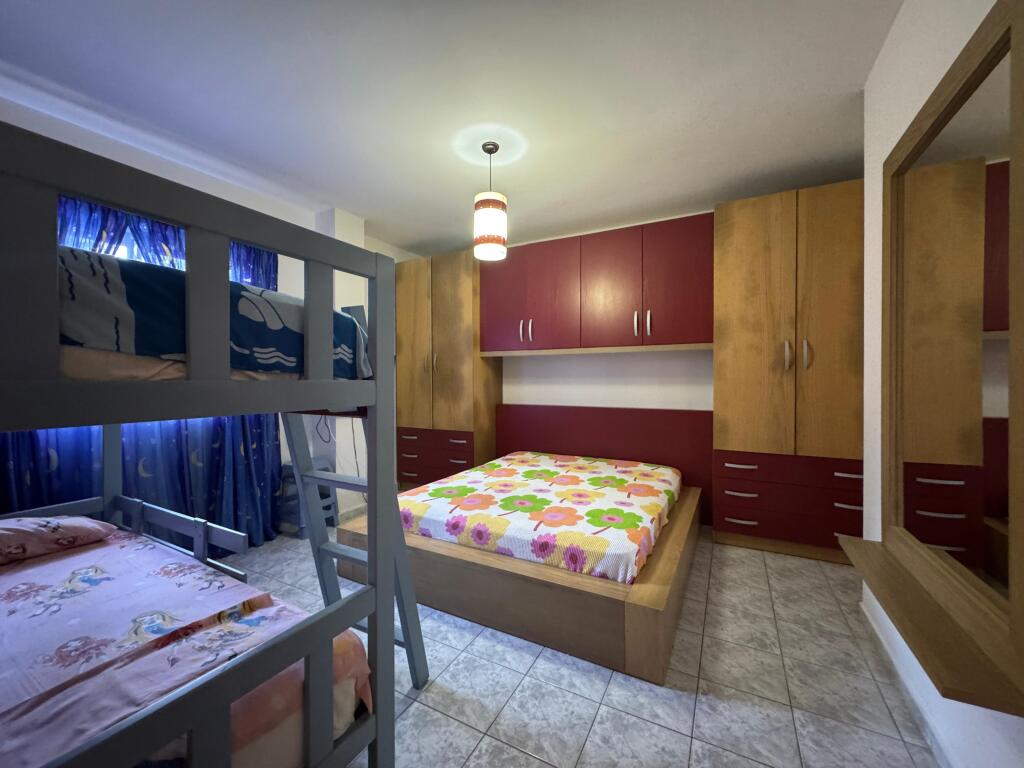 Shitet Apartament 1+1 📍Vendodhja: Pishat e Buta, Golem
