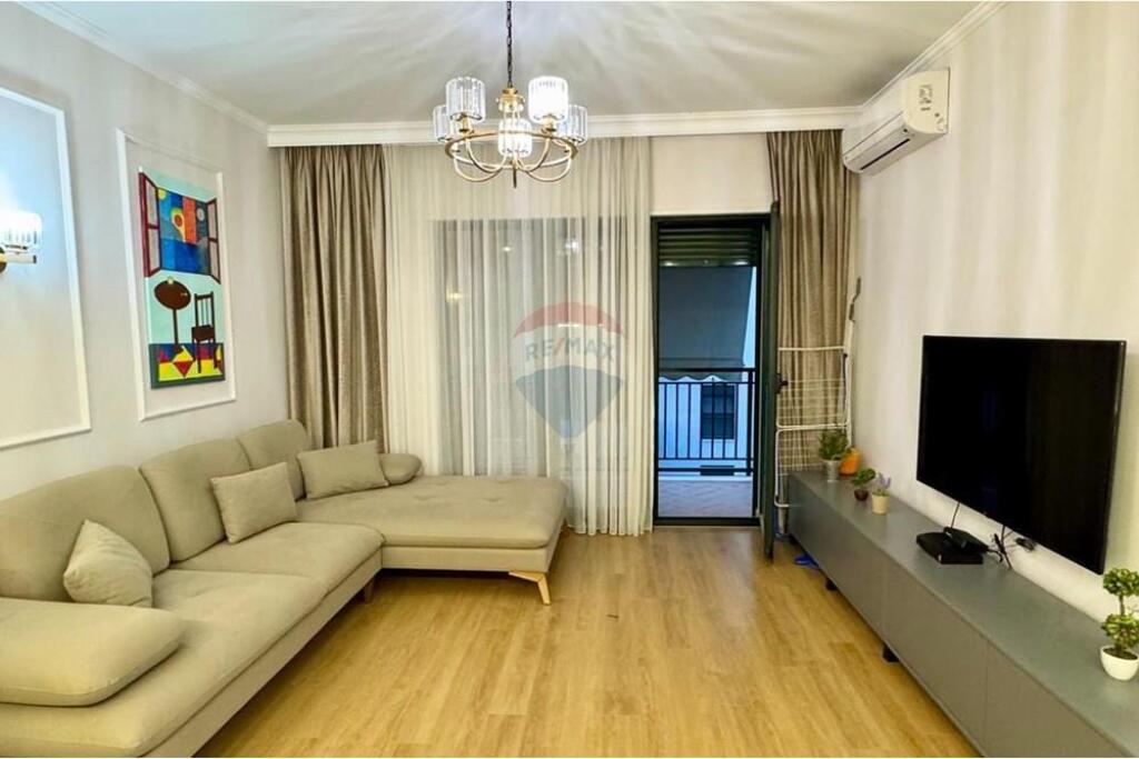 Apartament 2+1+2+post parkimi per qira Green City !