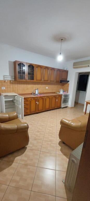 JEPET ME QERA APARTAMENT 1+1 35000 LEKE VARRI I BAMIT