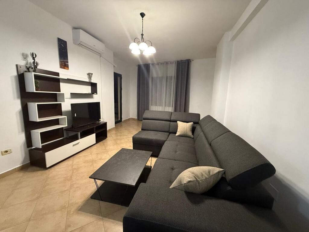 APARTAMENT ME QERA 1+1