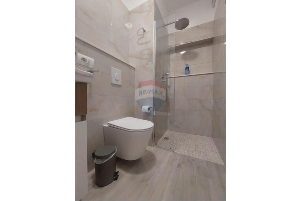 Apartament 1+1, Myslym Shyri