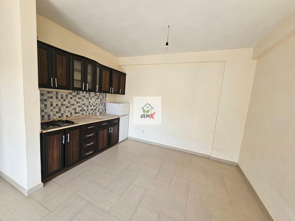 VENDESI APPARTAMENTO 1+1 VICINO A SHKEMBI I KAVAJES