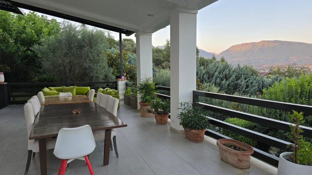 VILLA FOR RENT 2250 M2 TEGU 8500 EURO