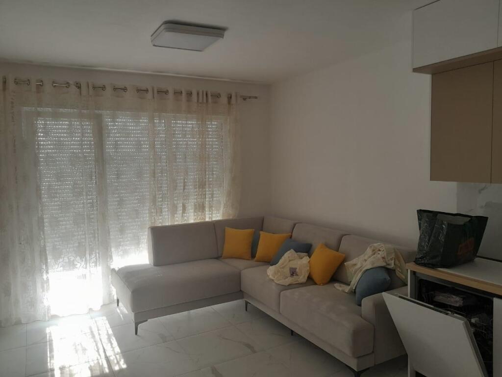 Affittasi appartamento 2+1 presso Univers City