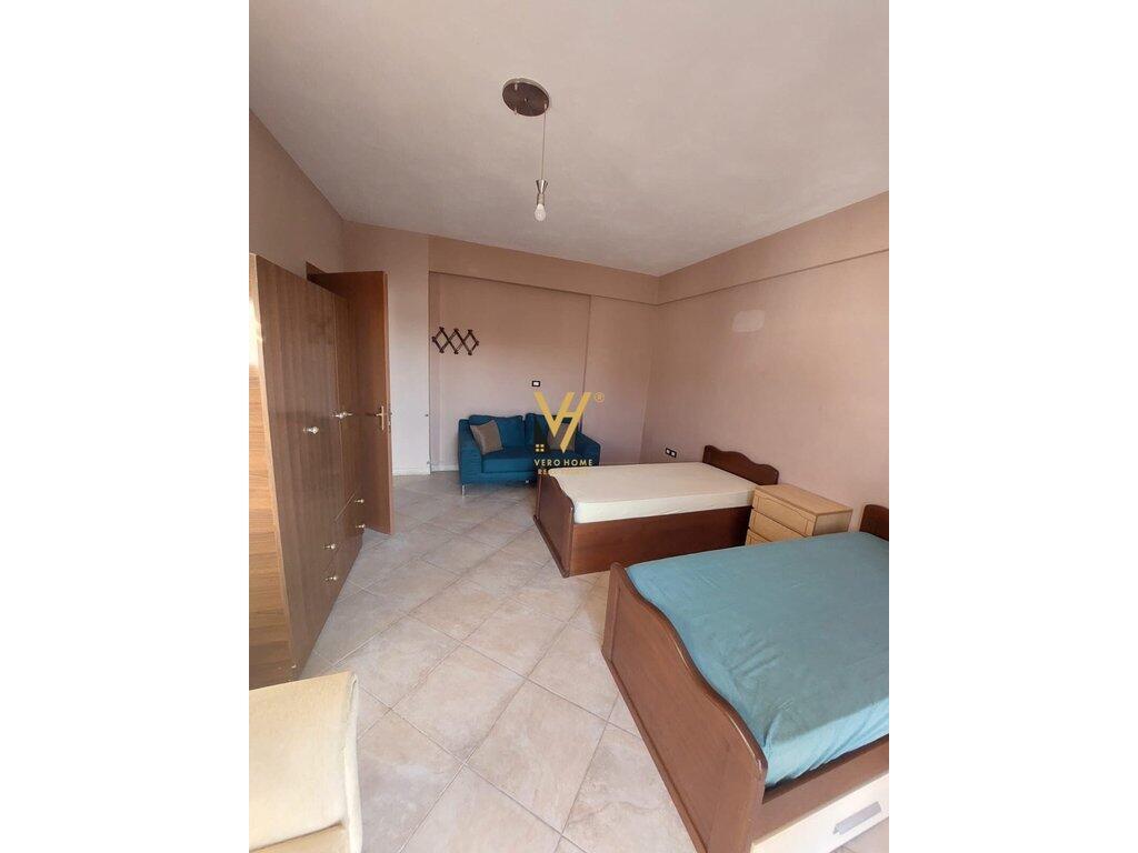 AFFITTASI APPARTAMENTO 2+1+BLK VICINO AL MERCATO ELETTRICO 45.000 LEKE
