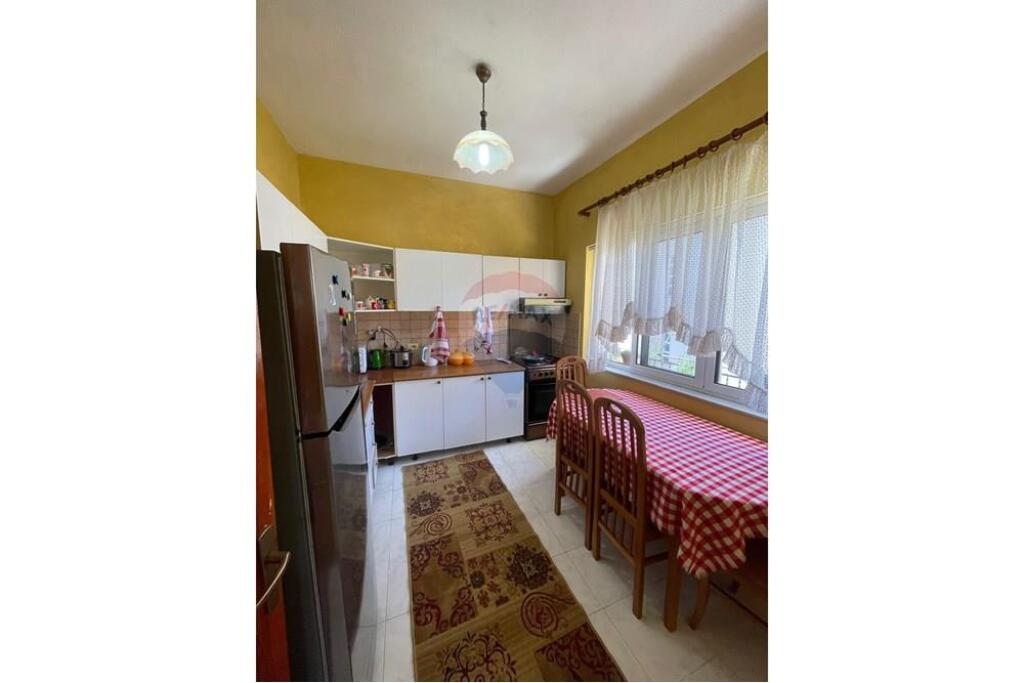 Apartament 2+1+2 per qira Rruga e Elbasanit !
