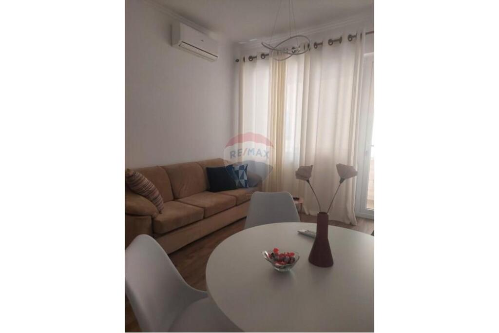 Apartament 1+1, Myslym Shyri