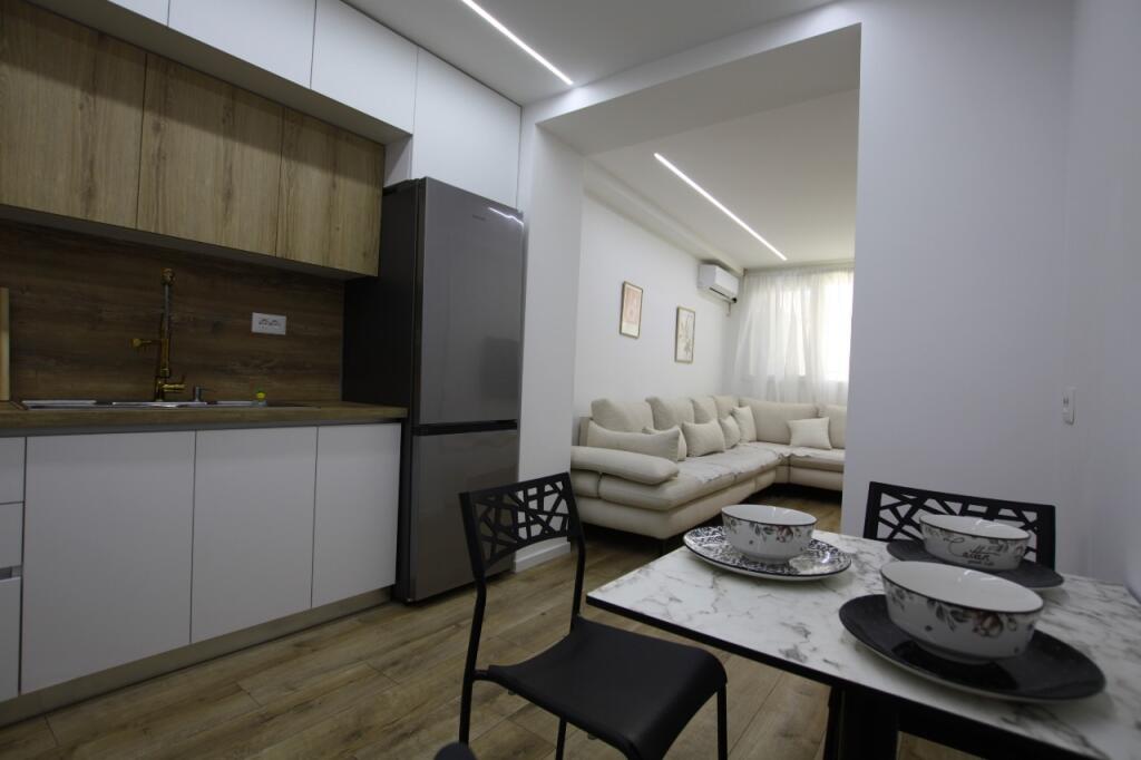 In Affitto: 1+1 📍21 Dhjetori (Vicino a Vodafone) – €650 – Sup. 66m² – 100% Nuovo ✨