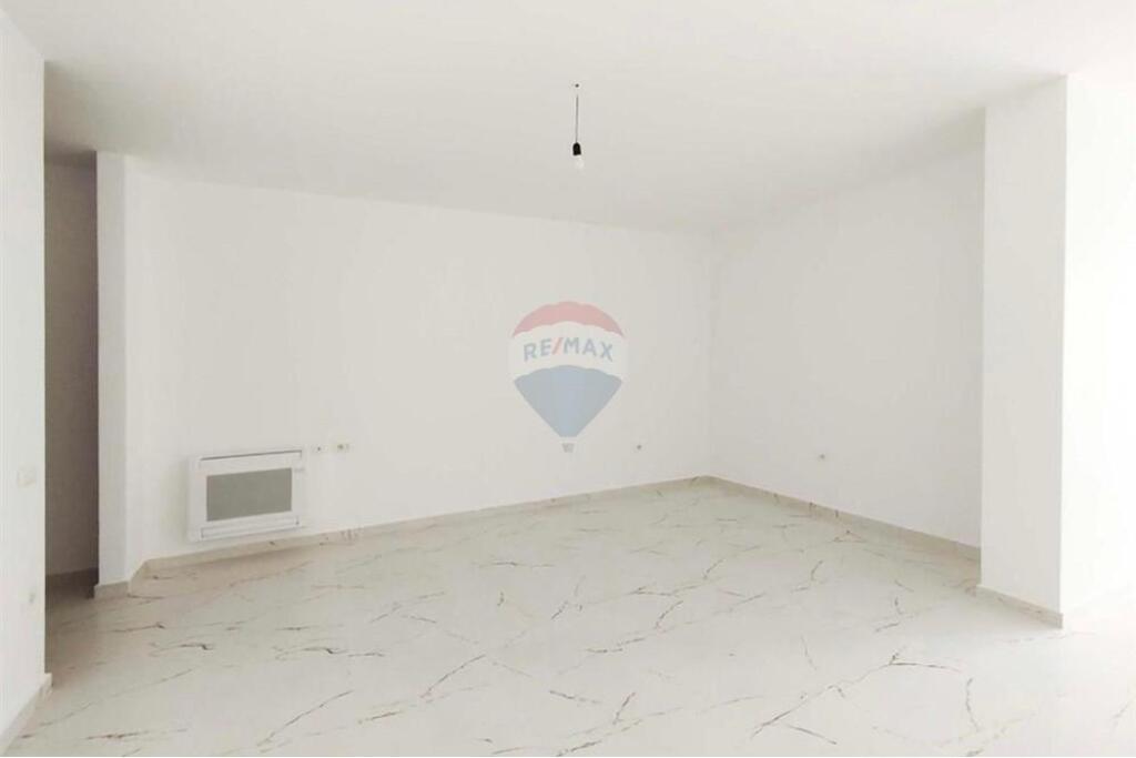 Office for Rent on Durres Street.