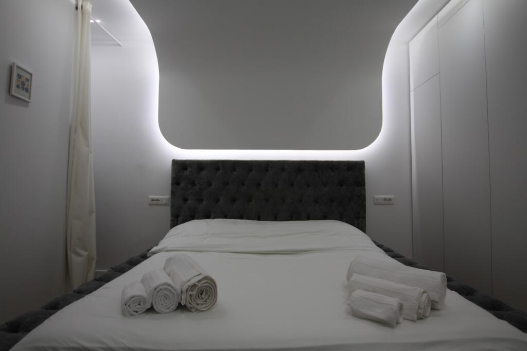 For Rent: Studio Apartment 📍21 Dhjetori (Near Vodafone) – €550 – Size: 35m² – 100% Brand New ✨