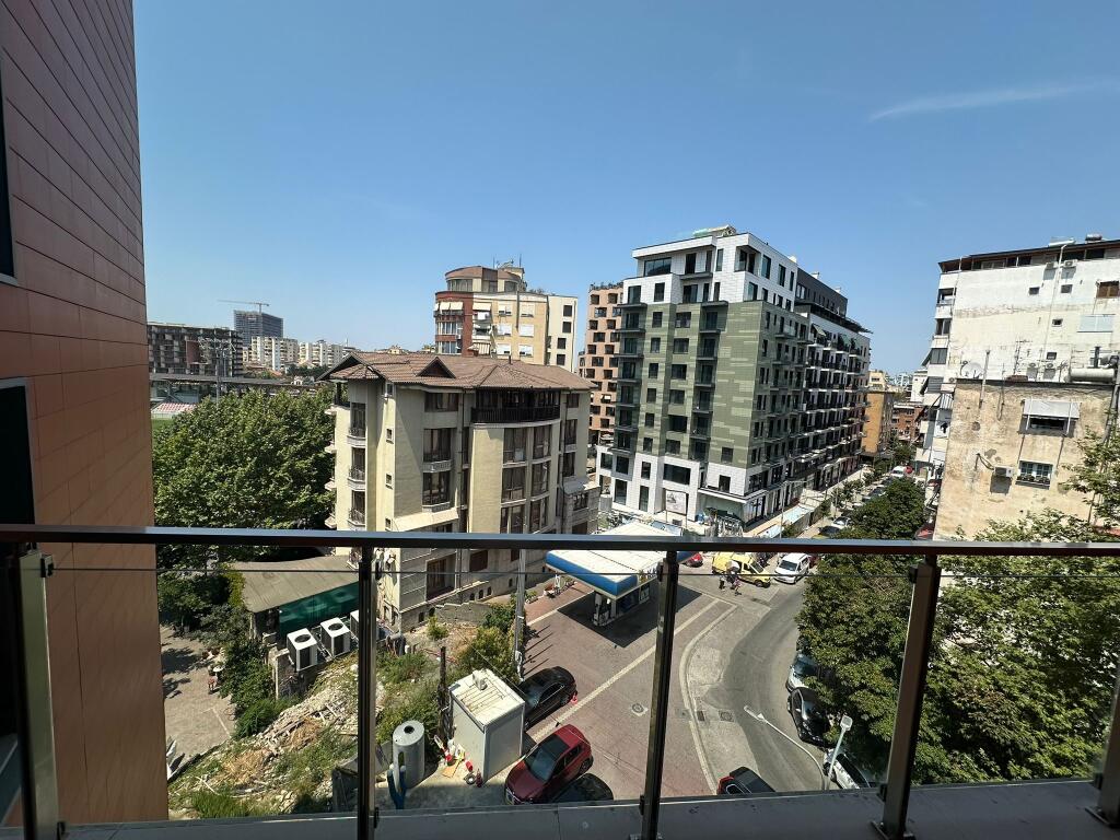 Super ap 2+1 at Kosovarve street (le boni) with parking