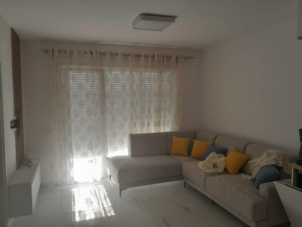 Affittasi appartamento 2+1 presso Univers City