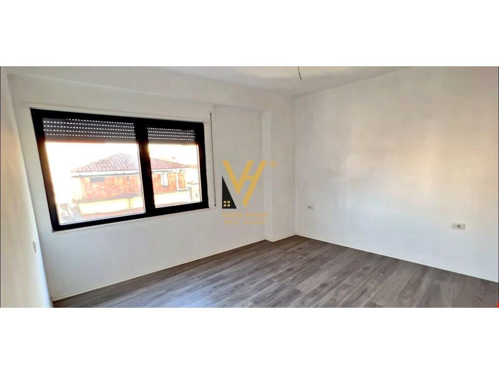 VENDESI APPARTAMENTO 1+1+BLK SCUOLA ROSSA 200.000 EURO