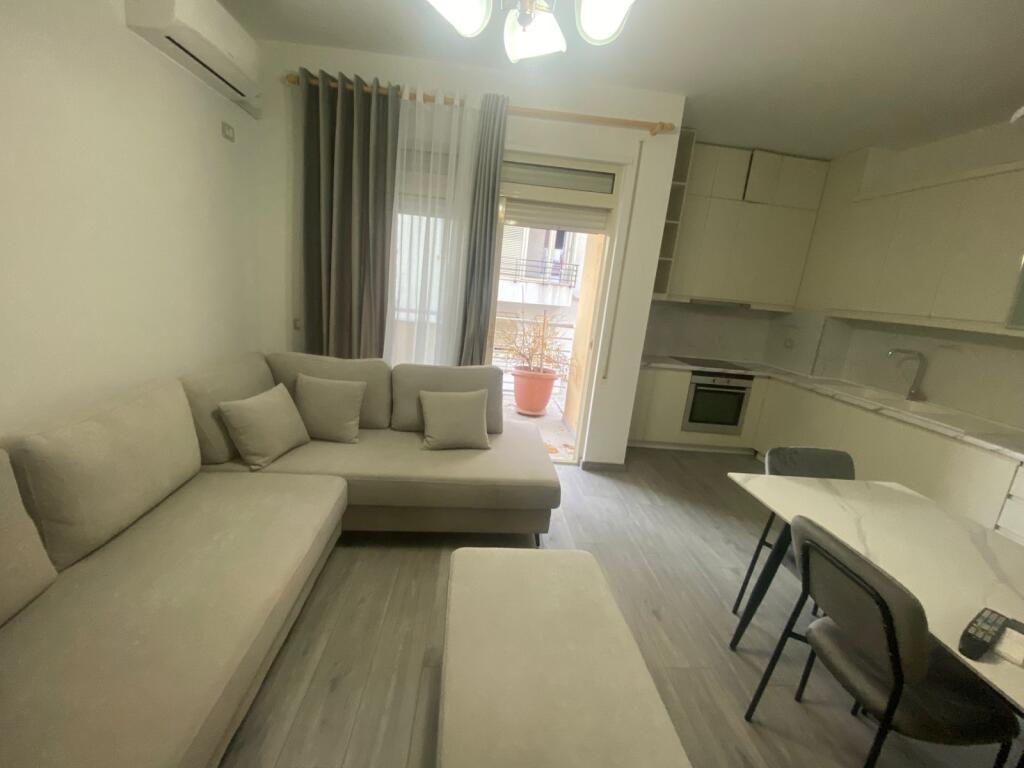 For rent 2+1+parking DRY LAKE 700€