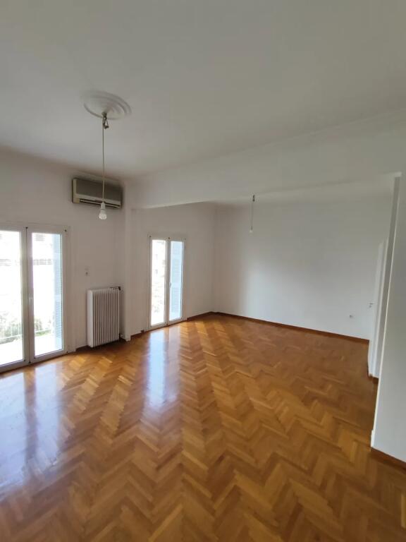 Zyre me Qera tek 5 Maji (ID BZ2667) Tirane.